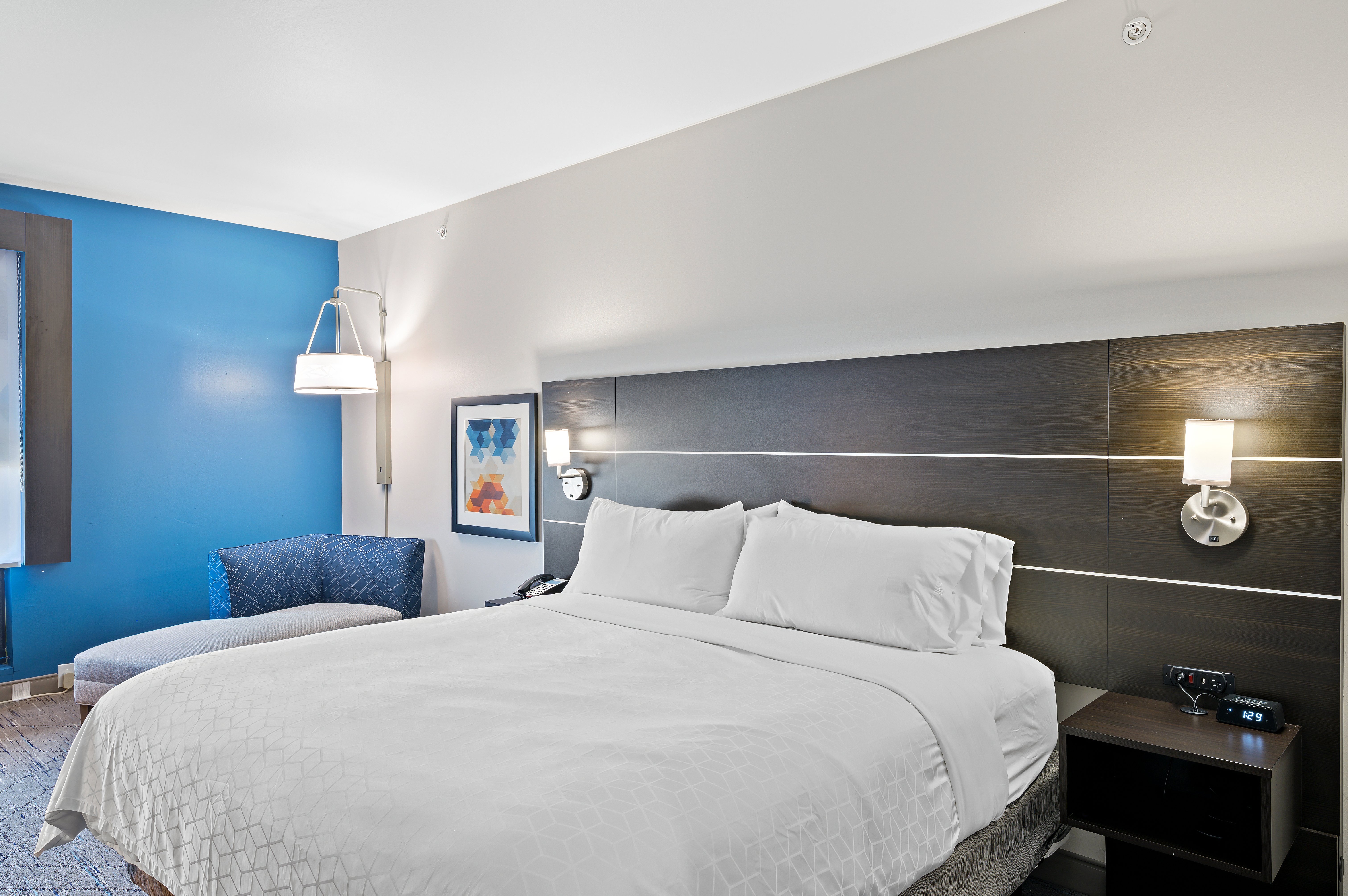 holiday inn express and suites white hall an ihg hotel