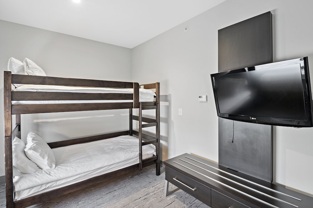 holiday inn express and suites white hall an ihg hotel