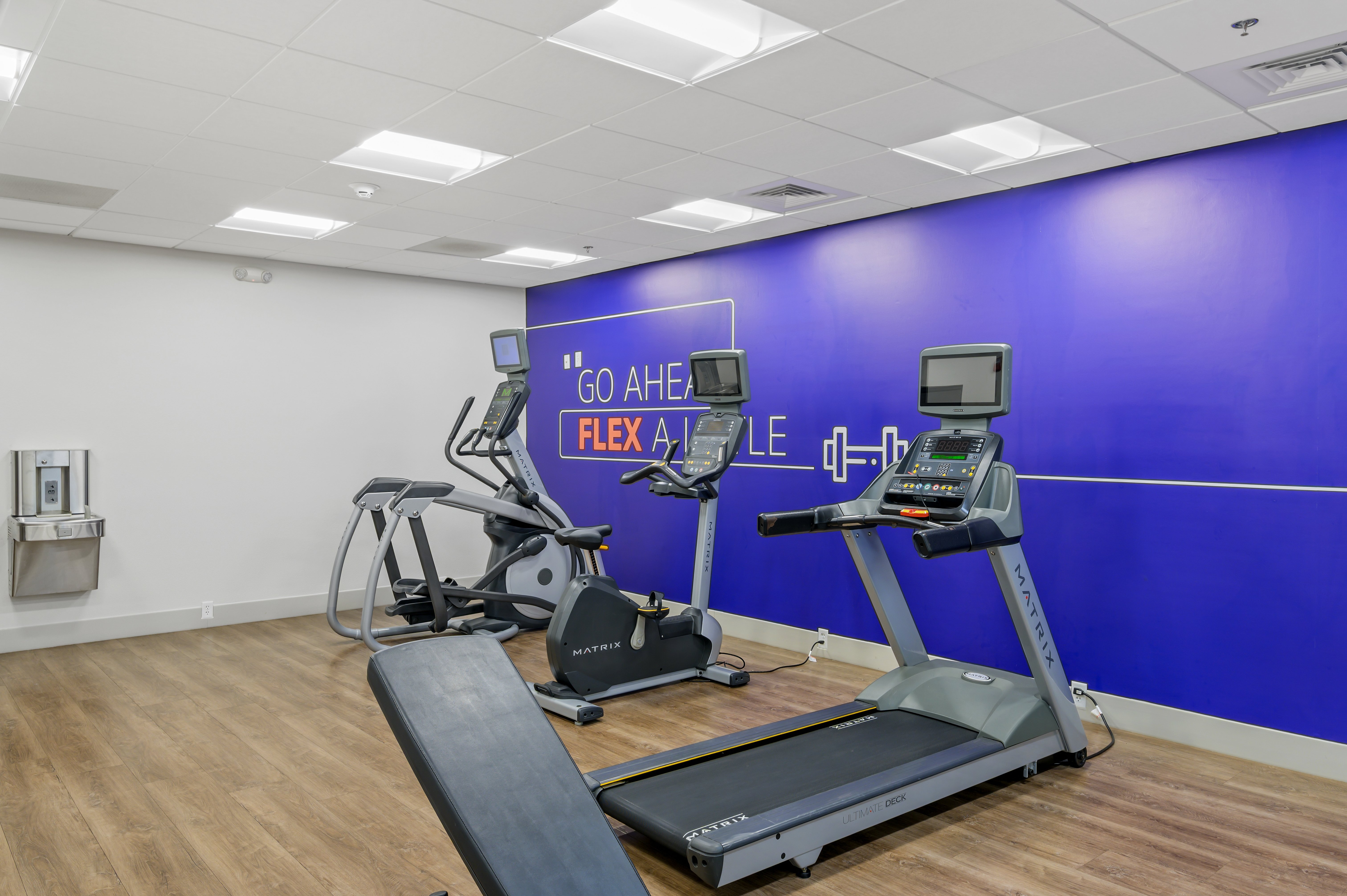 holiday inn express and suites white hall an ihg hotel