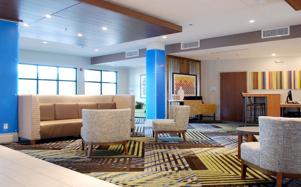 holiday inn express and suites white hall an ihg hotel