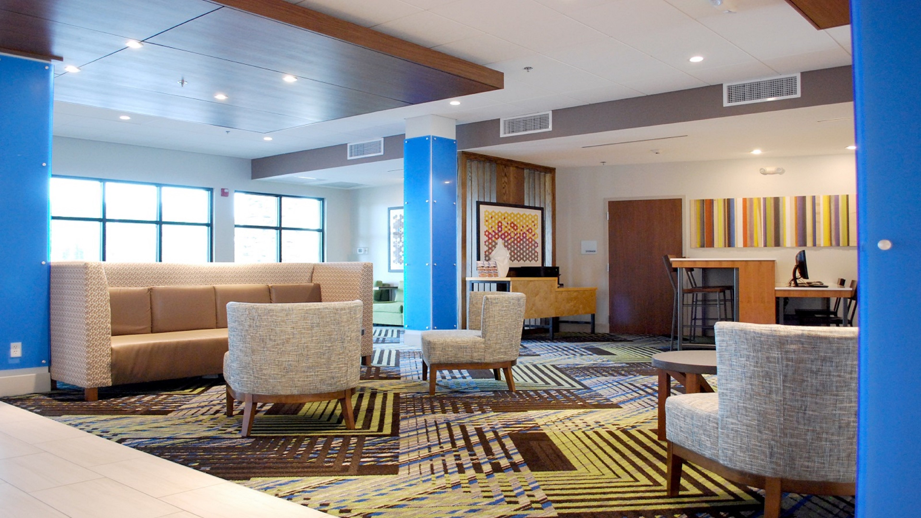holiday inn express and suites white hall an ihg hotel