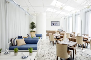 exchange hotel vancouver