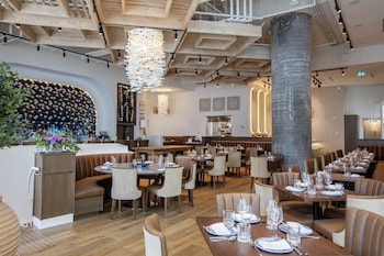 exchange hotel vancouver