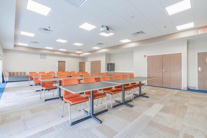 holiday inn express and suites marion an ihg hotel