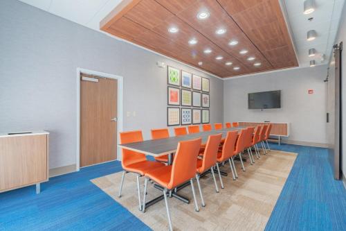 holiday inn express and suites marion an ihg hotel