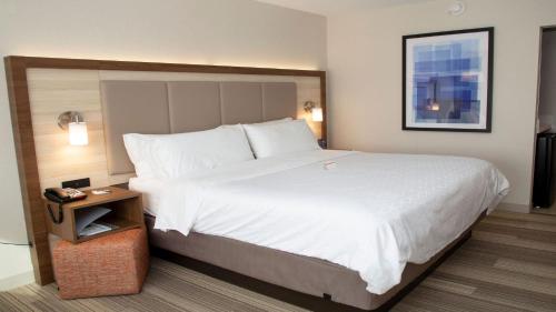 holiday inn express and suites marion an ihg hotel