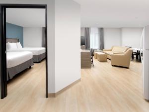 woodspring suites seattle tukwila