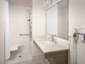 woodspring suites seattle tukwila