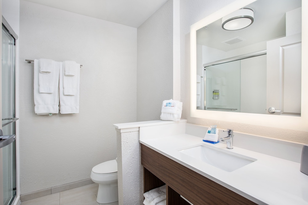 holiday inn express versailles