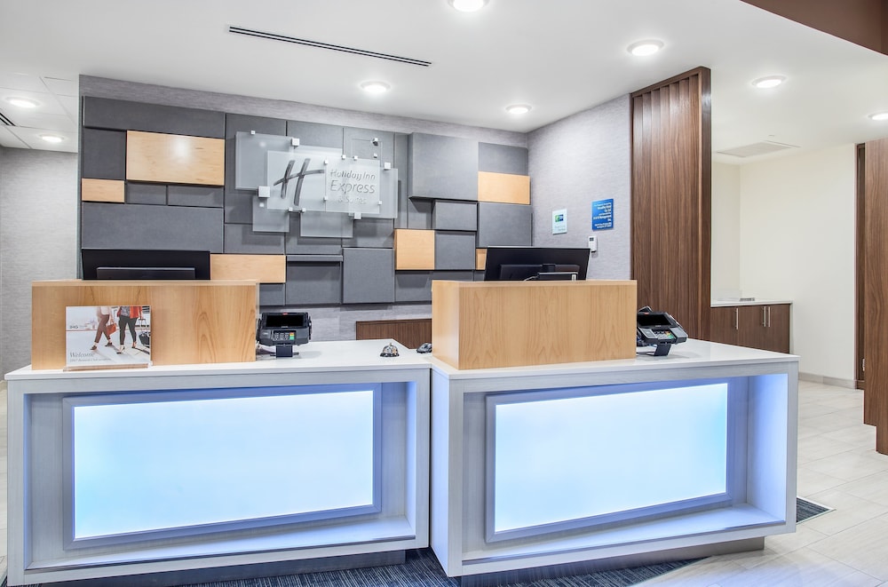 holiday inn express versailles