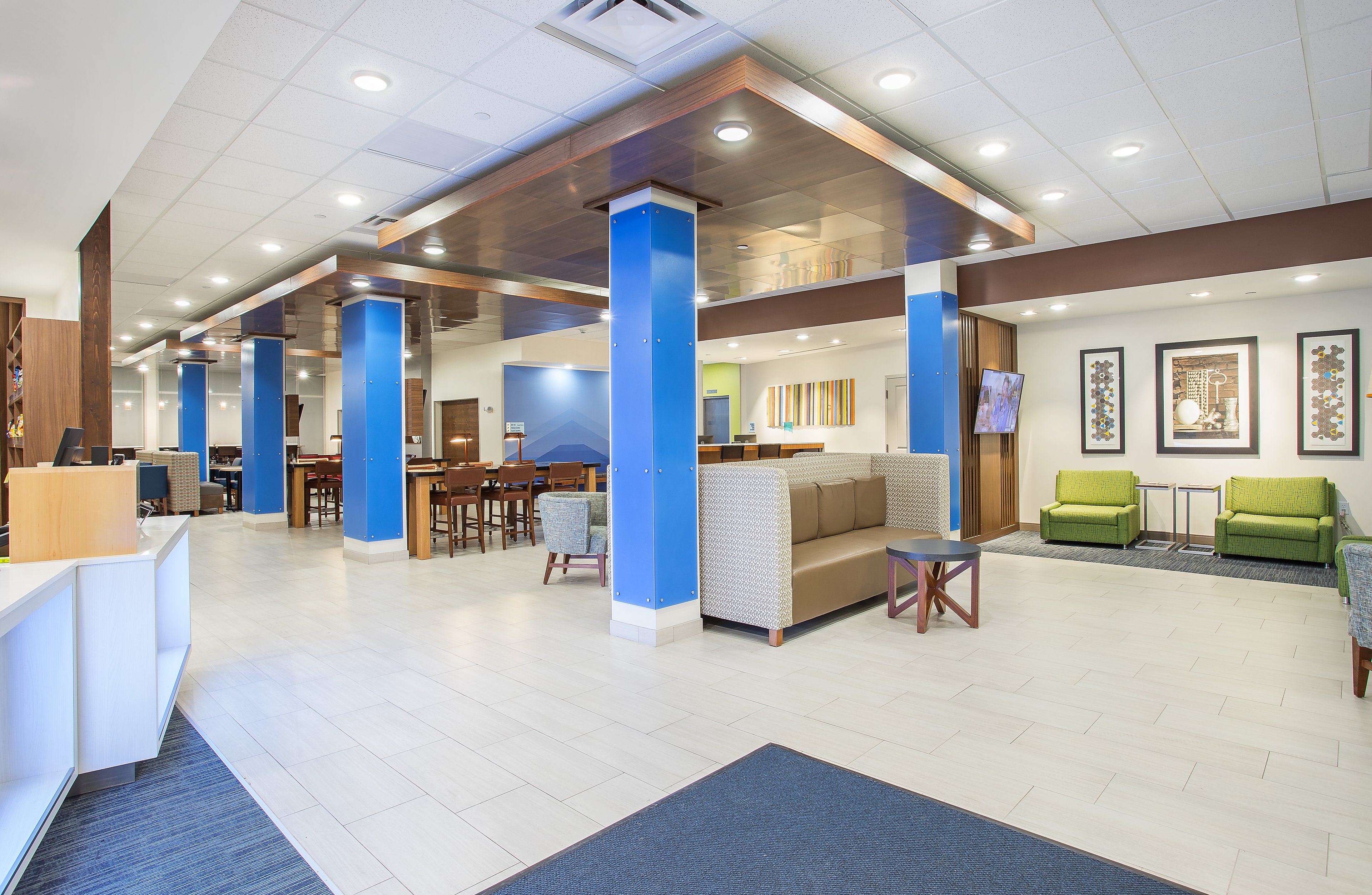 holiday inn express versailles