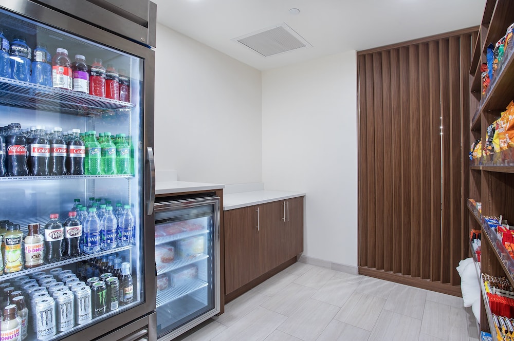 holiday inn express versailles