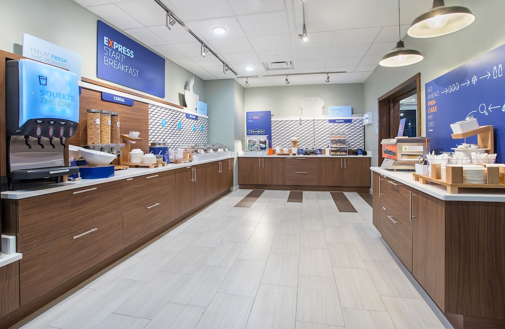 holiday inn express versailles