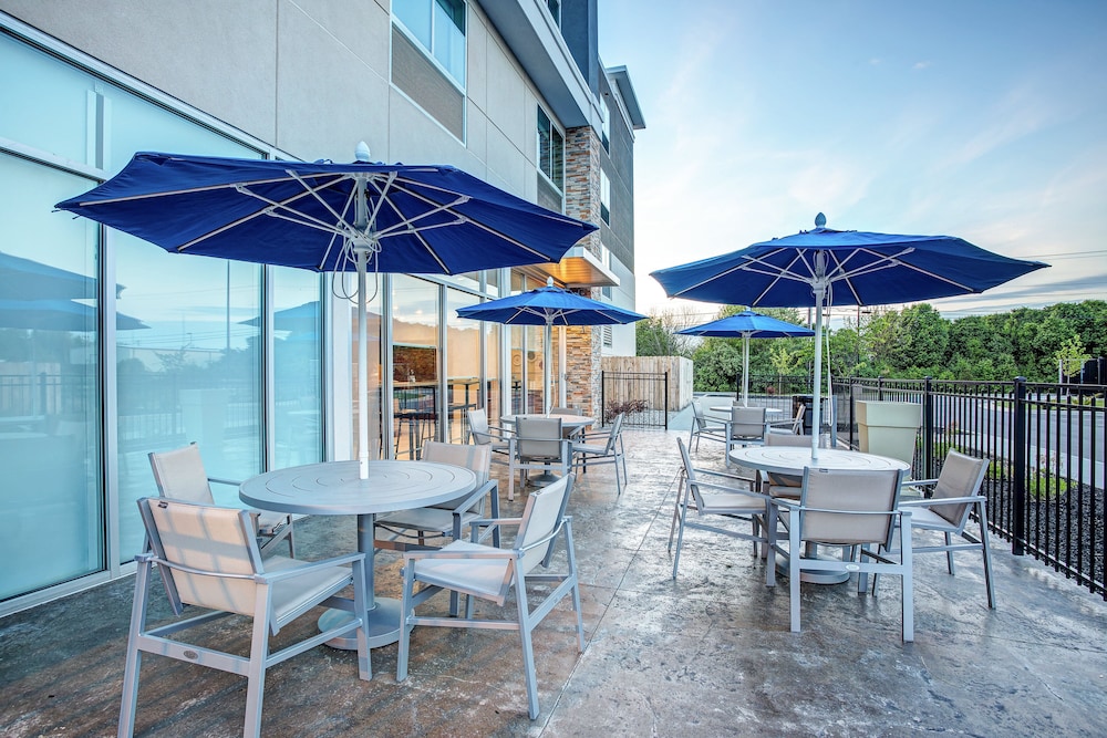 holiday inn express versailles