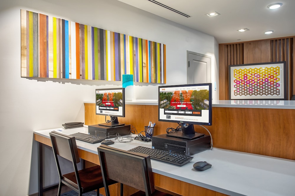 holiday inn express versailles