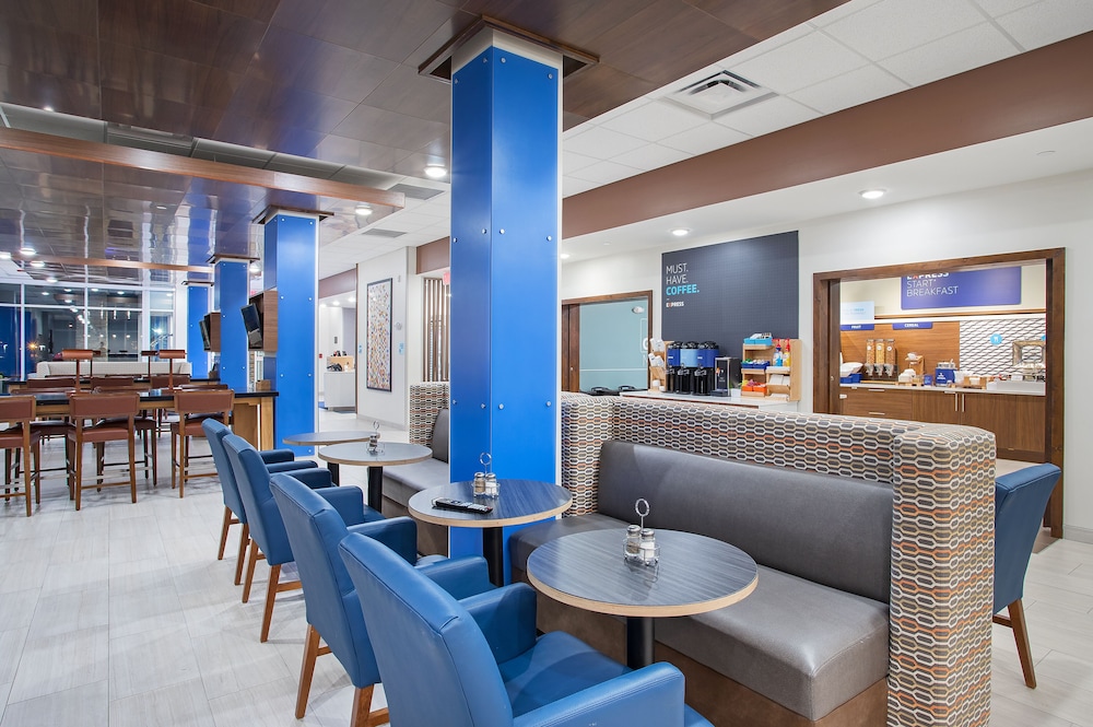 holiday inn express versailles