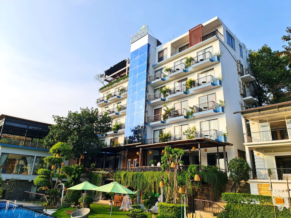 tom hill boutique resort and spa