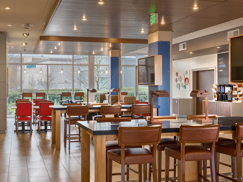 hol inn exp and suites salem north keizer