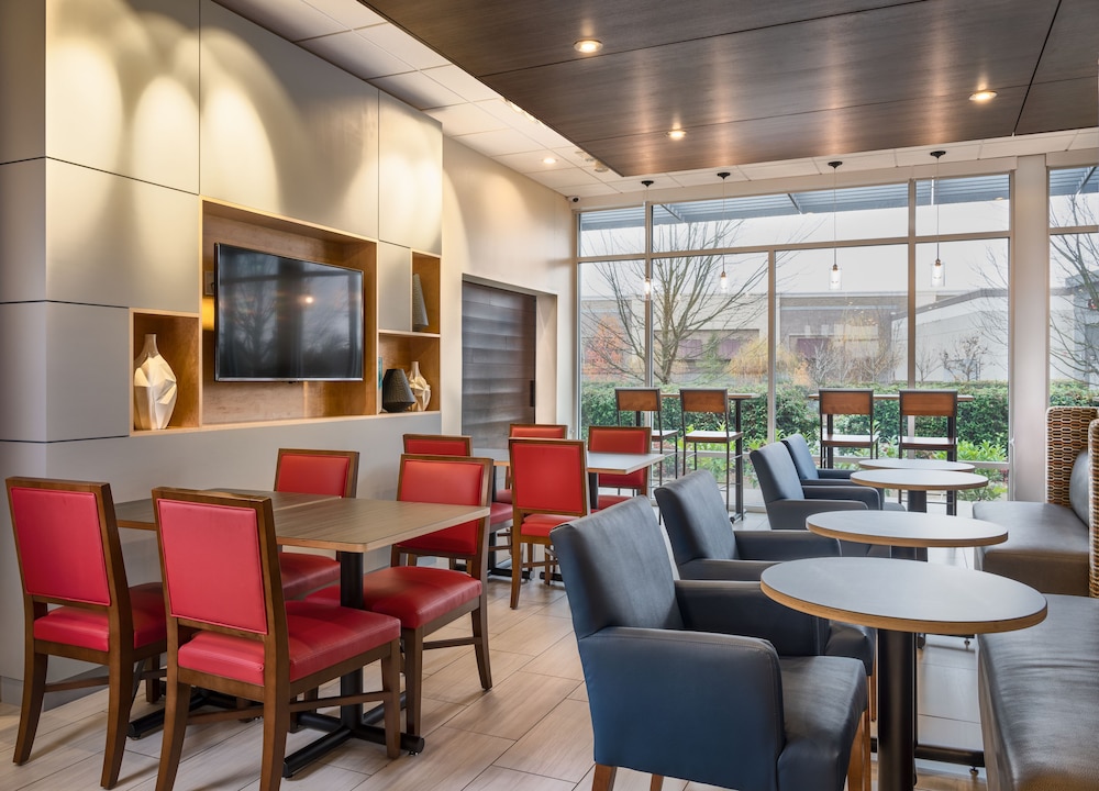 hol inn exp and suites salem north keizer