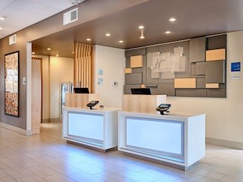 hol inn exp and suites salem north keizer