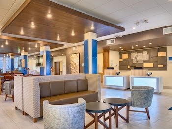 hol inn exp and suites salem north keizer