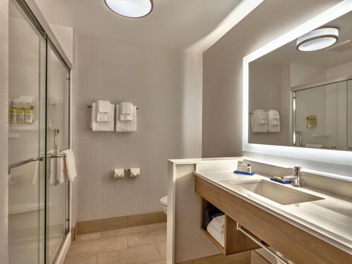 hol inn exp and suites salem north keizer