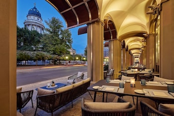 hotel luc autograph collection