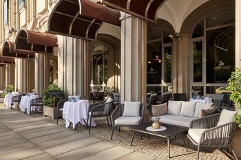 hotel luc autograph collection