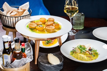 hotel luc autograph collection