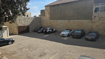 st thomas homes guesthouse jerusalem