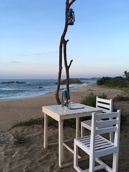 yala waves beach resort