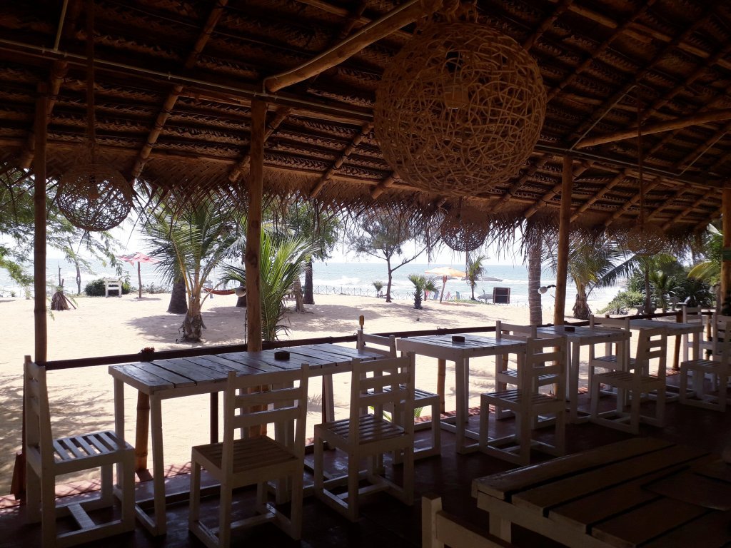 yala waves beach resort