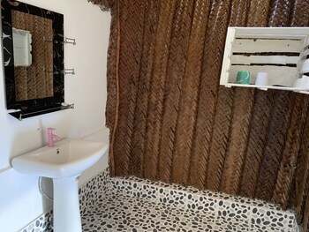 new jambo bungalows hostel