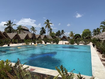 new jambo bungalows hostel