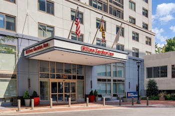 hilton garden inn bethesda downtown