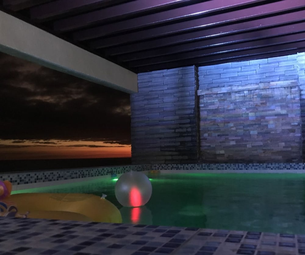 the palms resort and bar