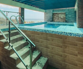 the palms resort and bar