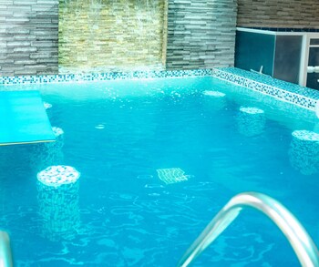 the palms resort and bar