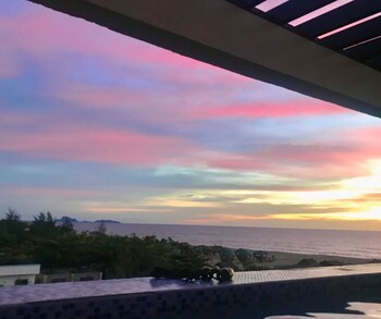 the palms resort and bar