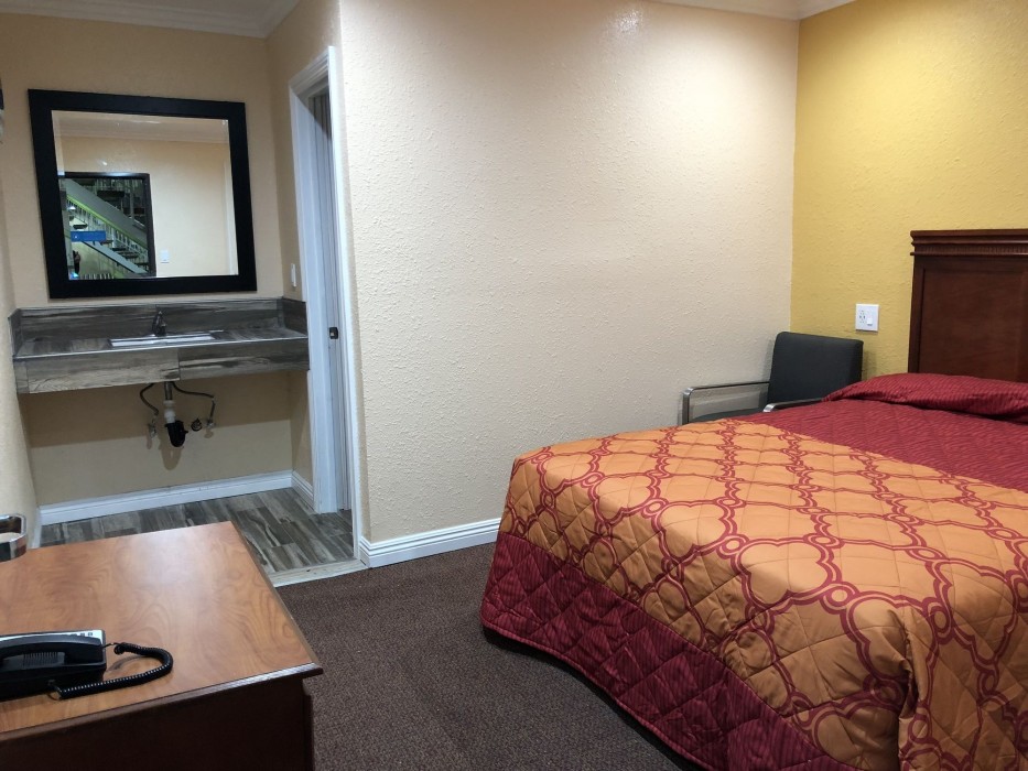 rosa bell motel los angeles