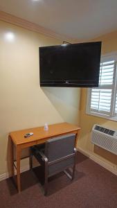 rosa bell motel los angeles