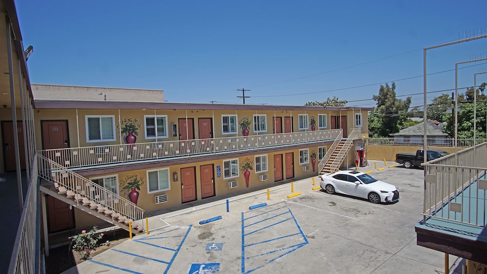 rosa bell motel los angeles