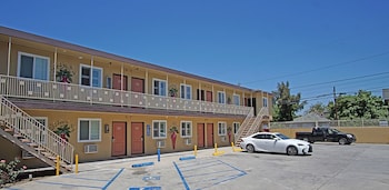 rosa bell motel los angeles