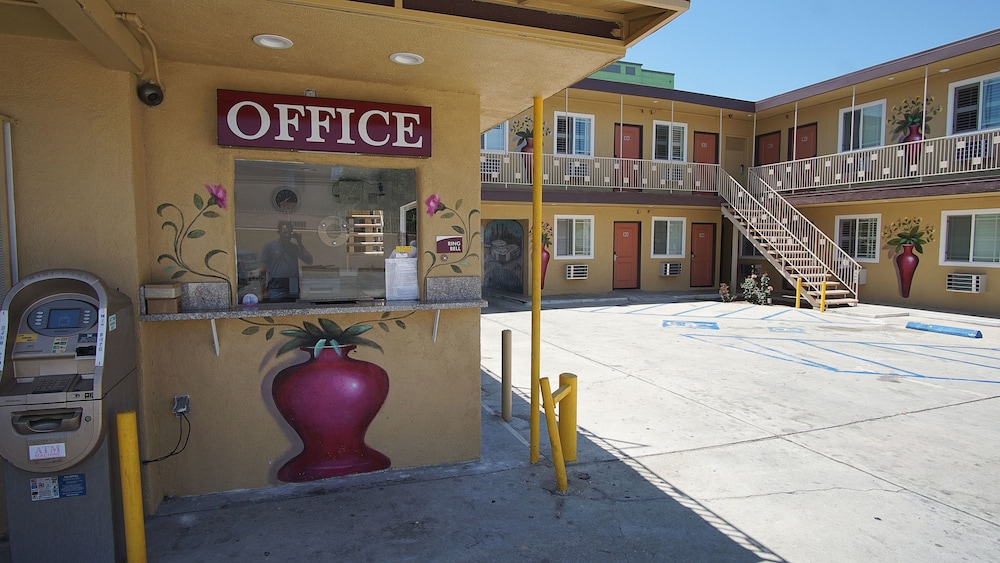 rosa bell motel los angeles