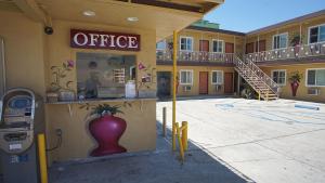 rosa bell motel los angeles