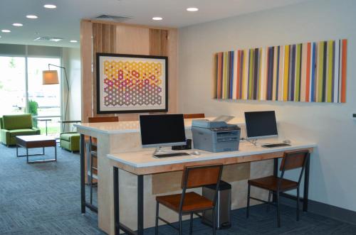 holiday inn express and suites raleigh airport brier creek