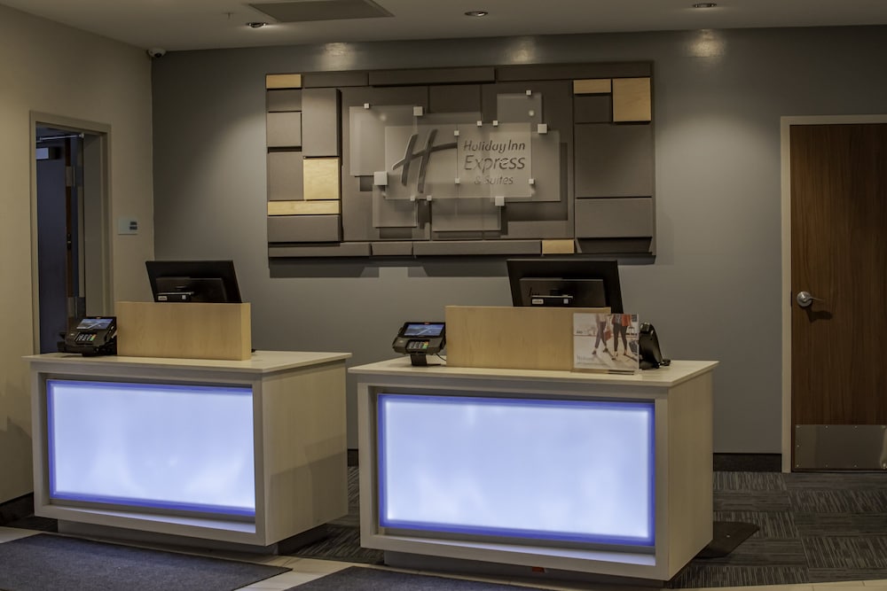 holiday inn express and suites tonawanda buffalo