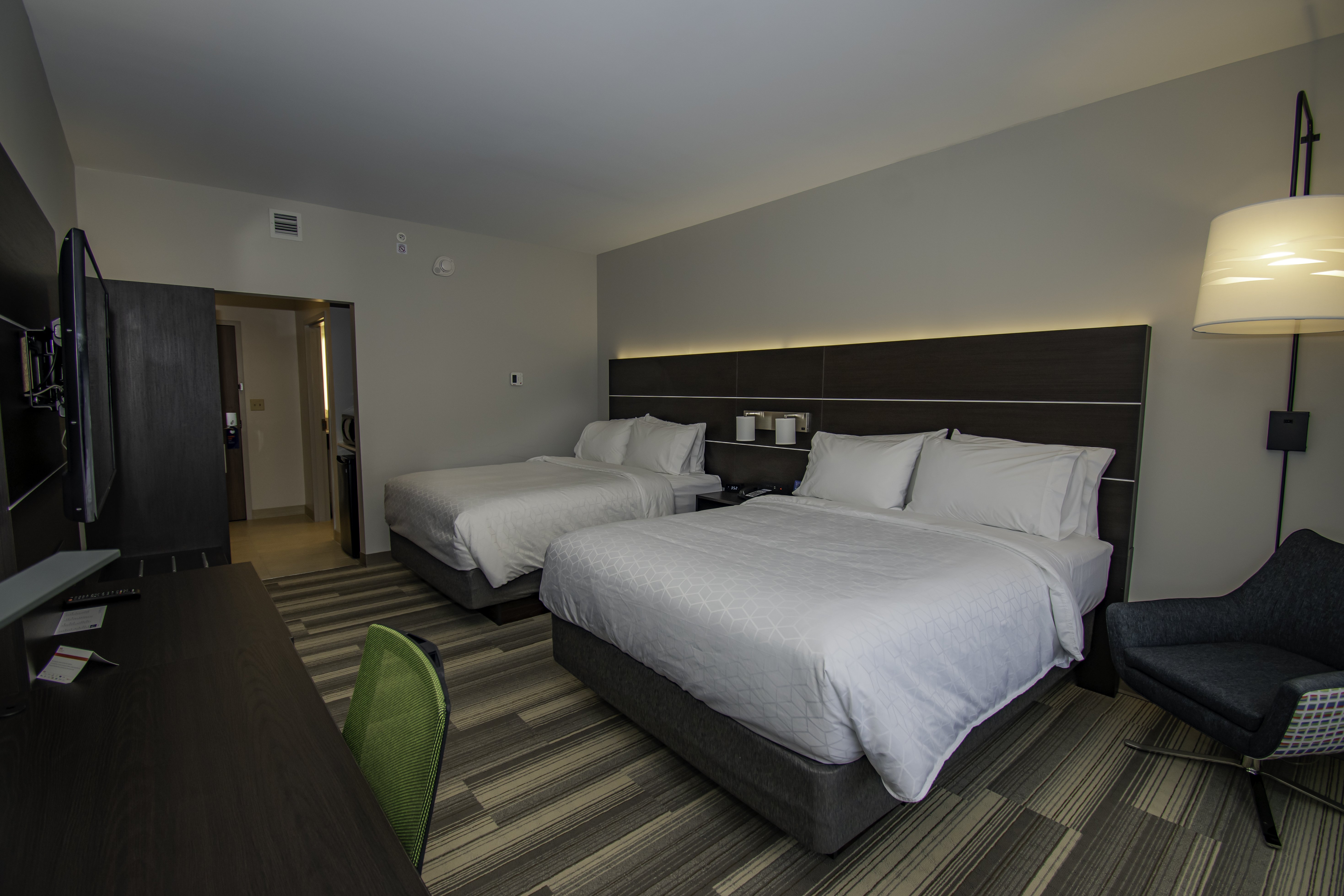 holiday inn express and suites tonawanda buffalo