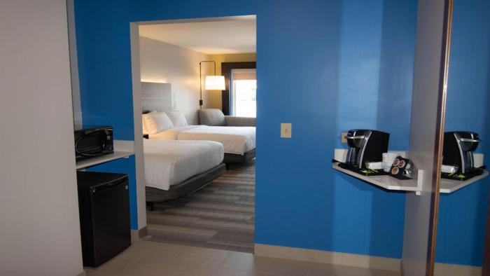 holiday inn express and suites tonawanda buffalo