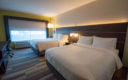 holiday inn express and suites tonawanda buffalo